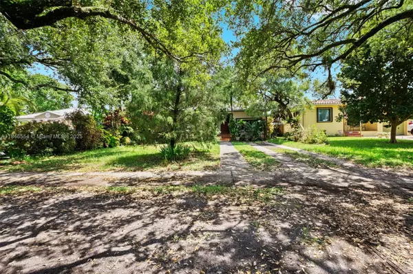 156 Glendale Dr, Miami Springs, FL 33166
