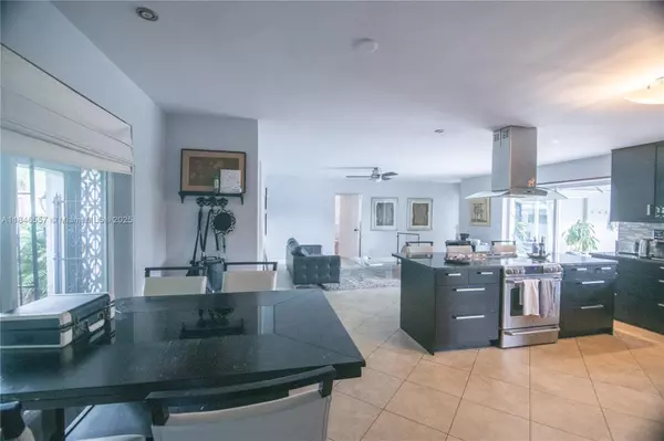 Hollywood, FL 33021,4116 Taft St