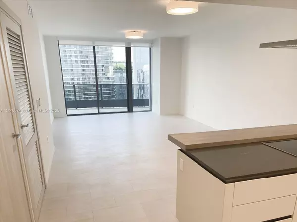 1000 Brickell Plz #4814, Miami, FL 33131