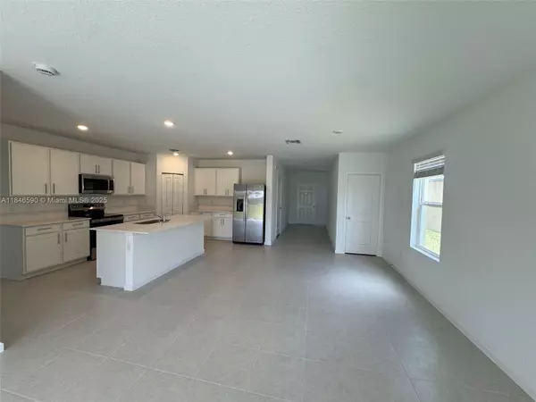 Fort Pierce, FL 34947,693 Carlyle Way