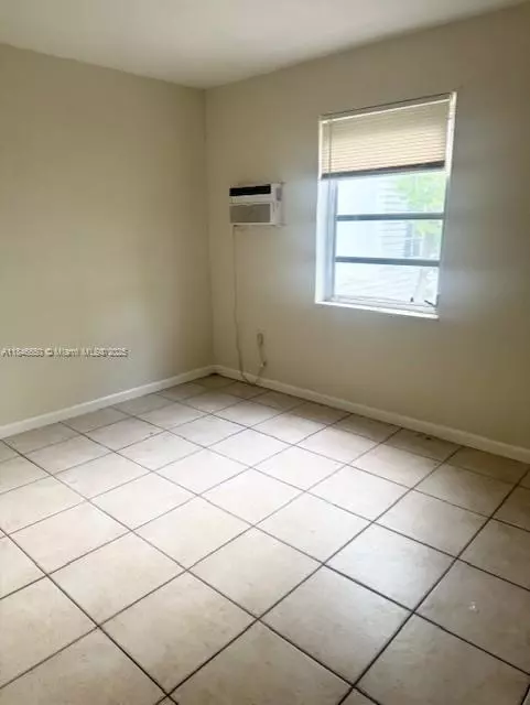 Coral Gables, FL 33134,1210 S Douglas Rd #2