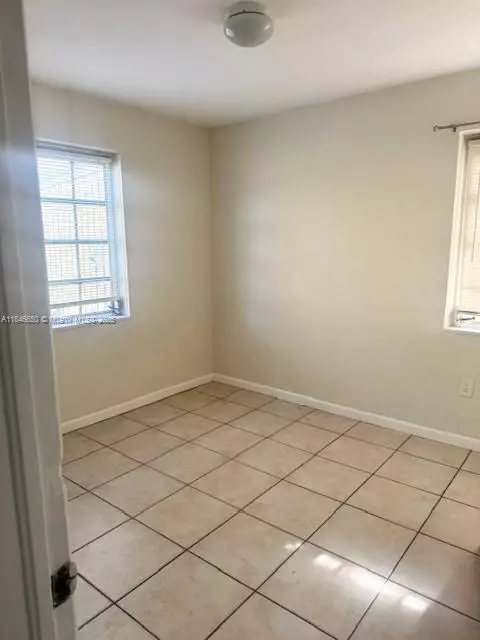Coral Gables, FL 33134,1210 S Douglas Rd #2