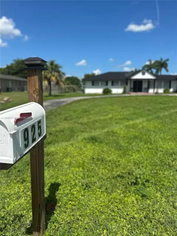 Belle Glade, FL 33430,925 NE 18th