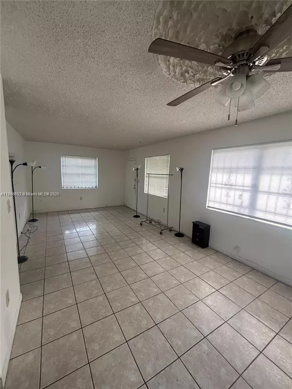 Miami Gardens, FL 33054,15813 NW 38th #15813