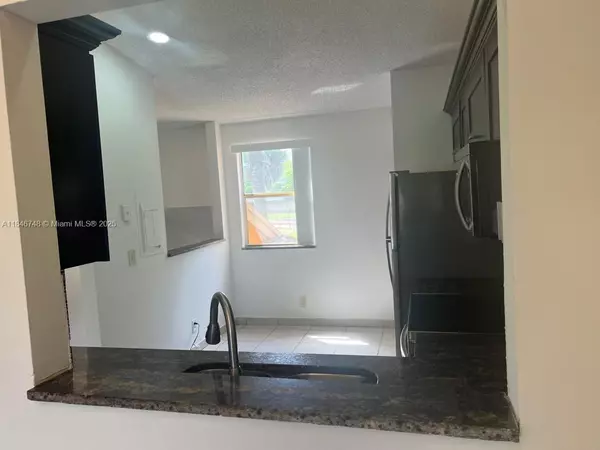 Lauderhill, FL 33313,2521 NW 56th Ave #2-26