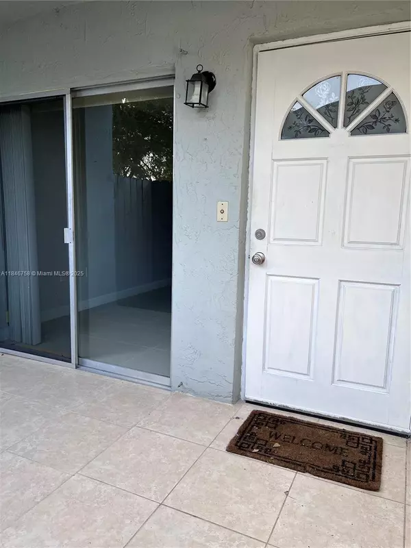 15400 SW 81st Cir Ln #109, Miami, FL 33193