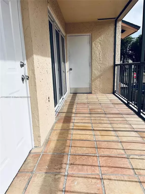 Miami, FL 33193,15617 SW 86th Ter #119