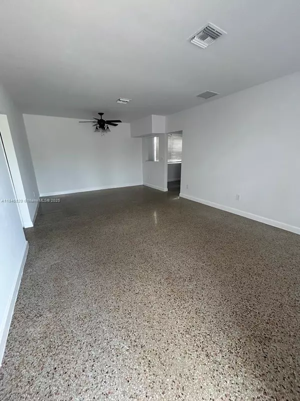 Hialeah, FL 33010,60 W 12th St #D