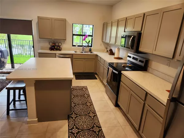 880 NW 3rd Way #880, Pompano Beach, FL 33060