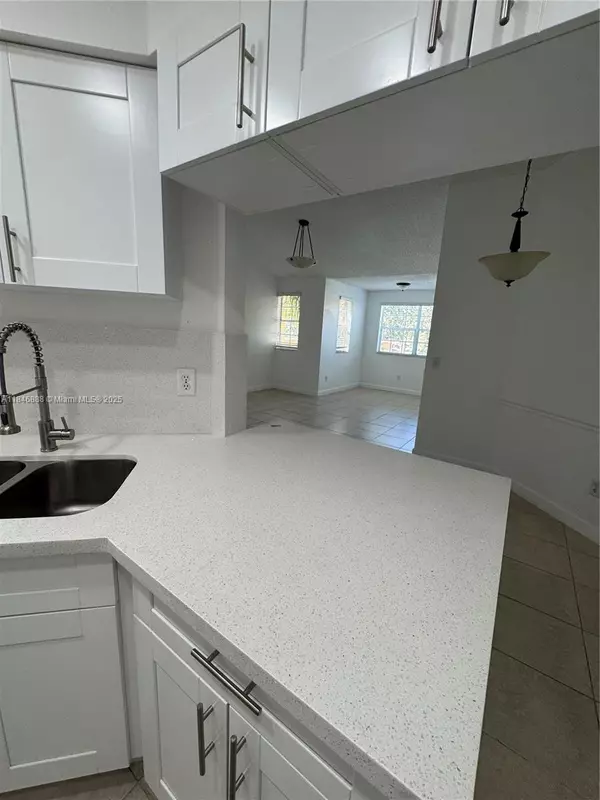 Hialeah, FL 33015,18346 NW 68th Ave #K
