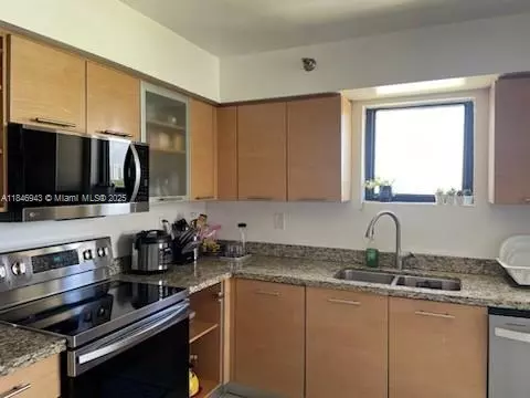 Aventura, FL 33180,3300 NE 191st St #707