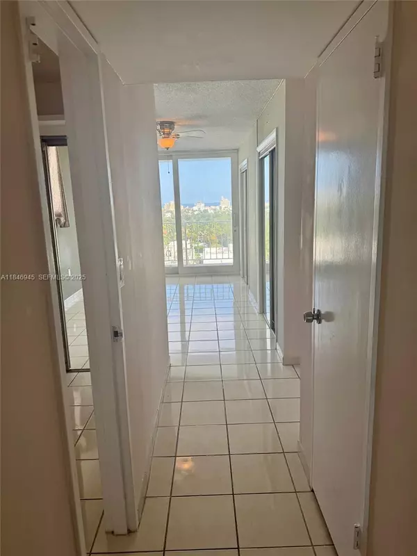 Miami Beach, FL 33139,1228 West Ave #1109