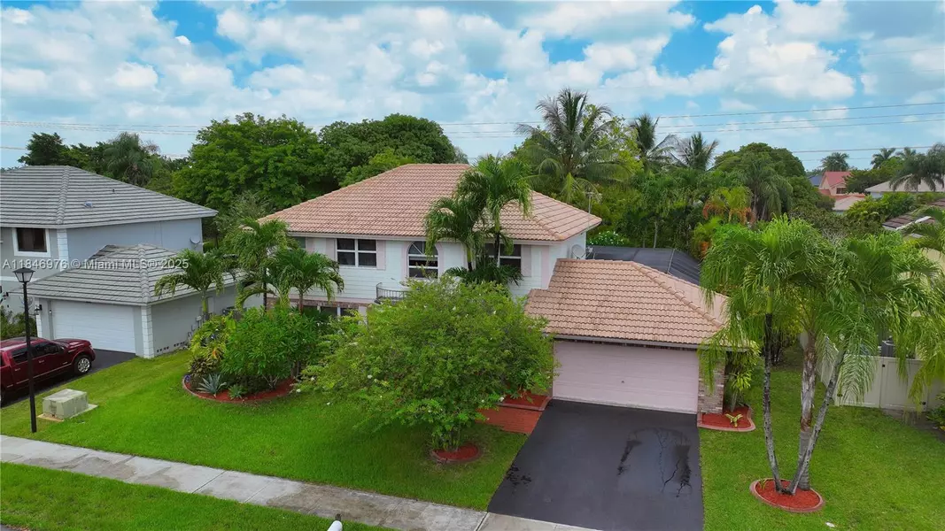 810 Greenbriar Ave, Davie, FL 33325