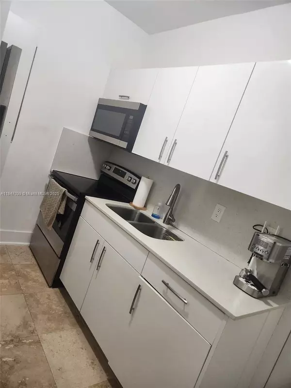 South Miami, FL 33143,6125 SW 63rd Ter #1