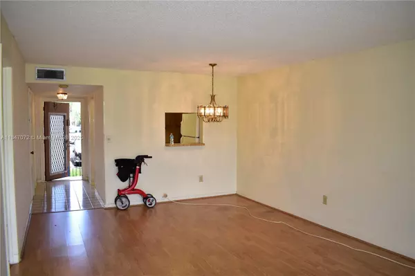 Sunrise, FL 33322,9821 Sunrise Lakes Blvd #102