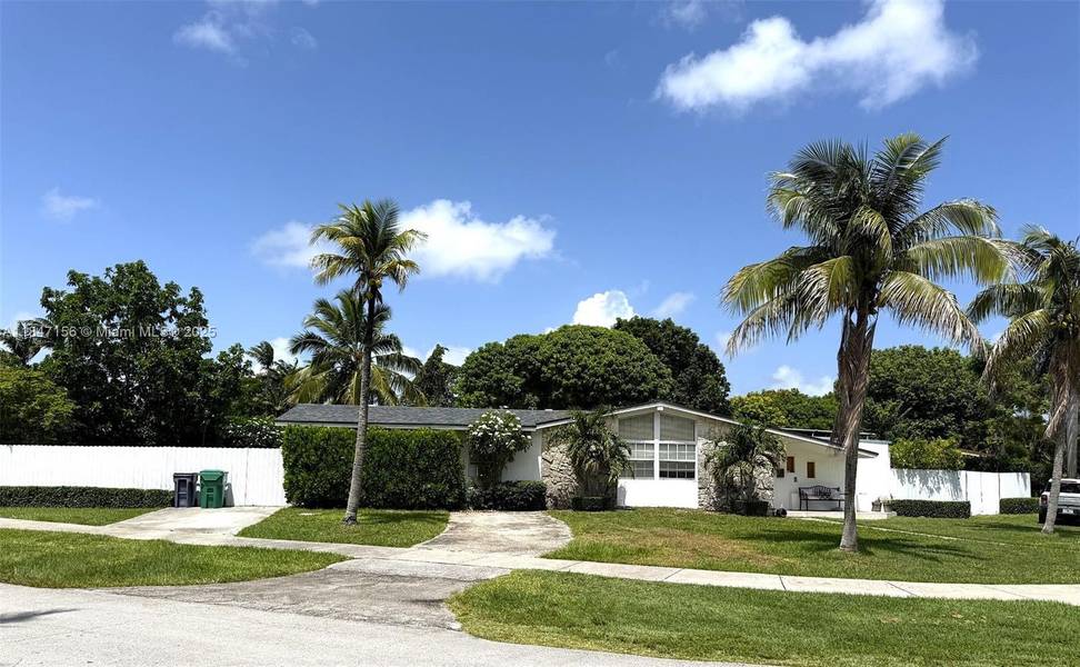 9755 SW 161st St, Miami, FL 33157
