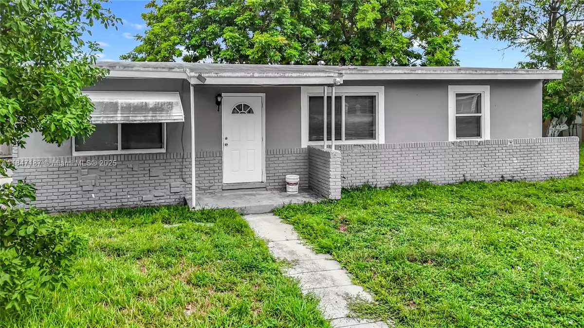 Fort Lauderdale, FL 33311,1423 NW 12th St #1