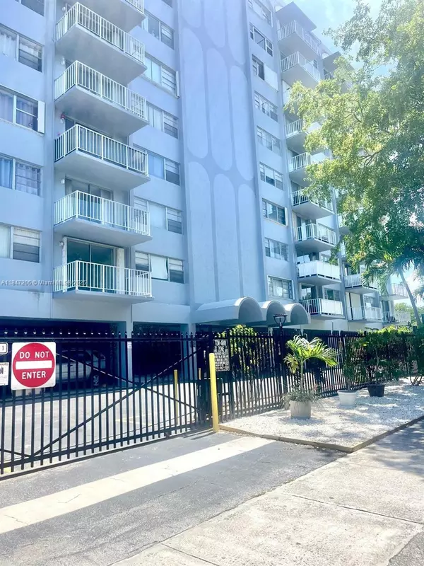 North Miami, FL 33161,1470 NE 125th Ter #710