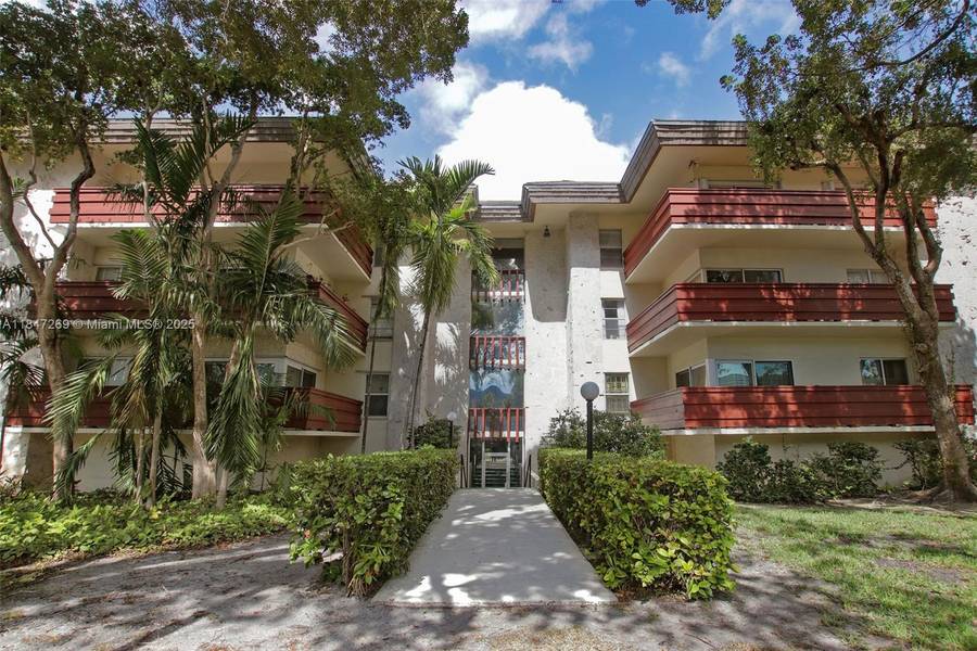 1205 Mariposa Ave #320, Coral Gables, FL 33146