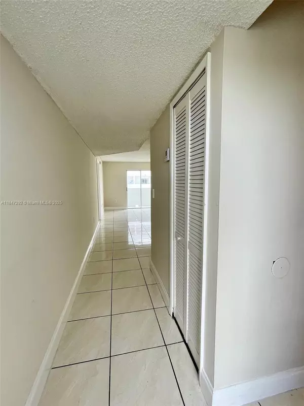 Hialeah, FL 33016,6060 W 21st Ct #401