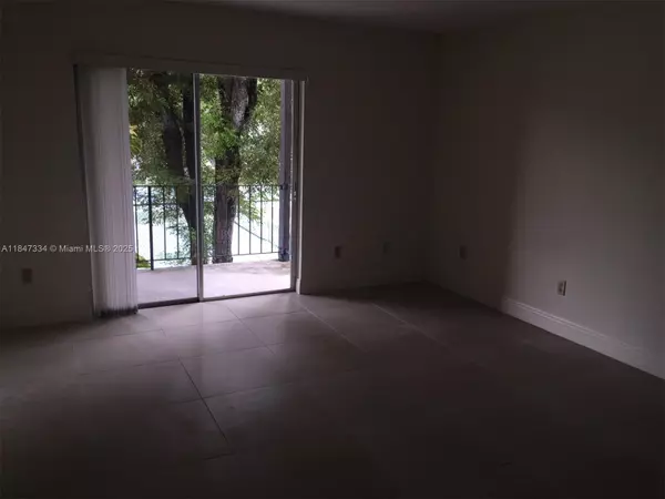 Miami, FL 33176,10740 N KENDALL DR #L-14