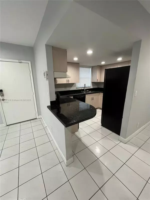 Coral Springs, FL 33065,8404 W Sample Rd #131