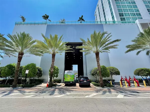 Sunny Isles Beach, FL 33160,400 Sunny Isles Blvd Dd 204