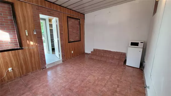 Miami, FL 33161,10850 NE 4th Ave #2