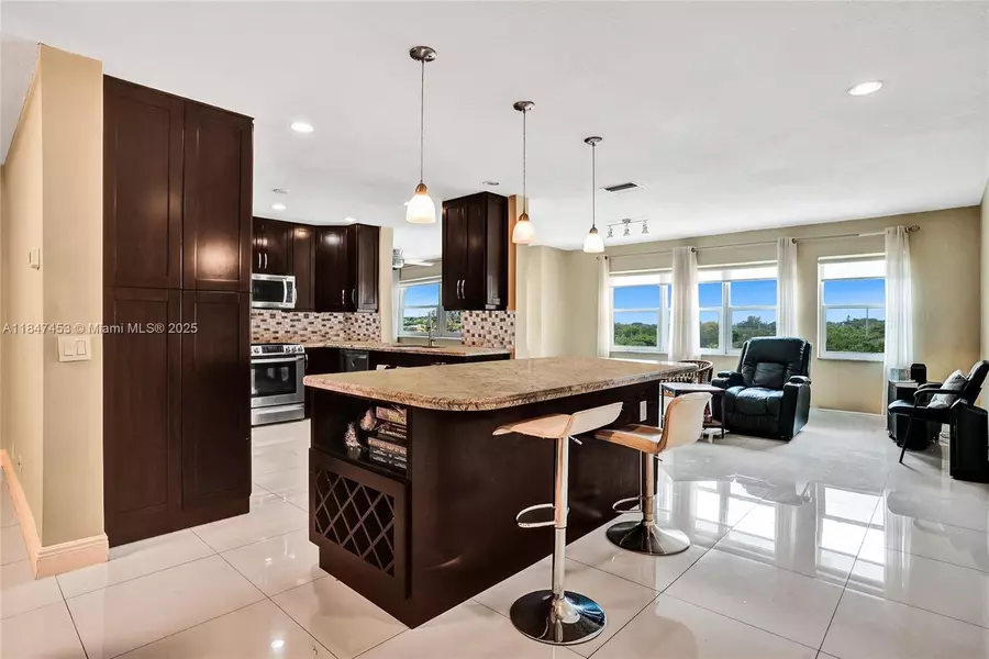 215 SE 3rd Ave #501C, Hallandale Beach, FL 33009