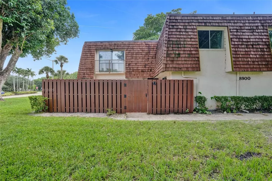 8900 SW 20th Pl #A-25, Davie, FL 33324