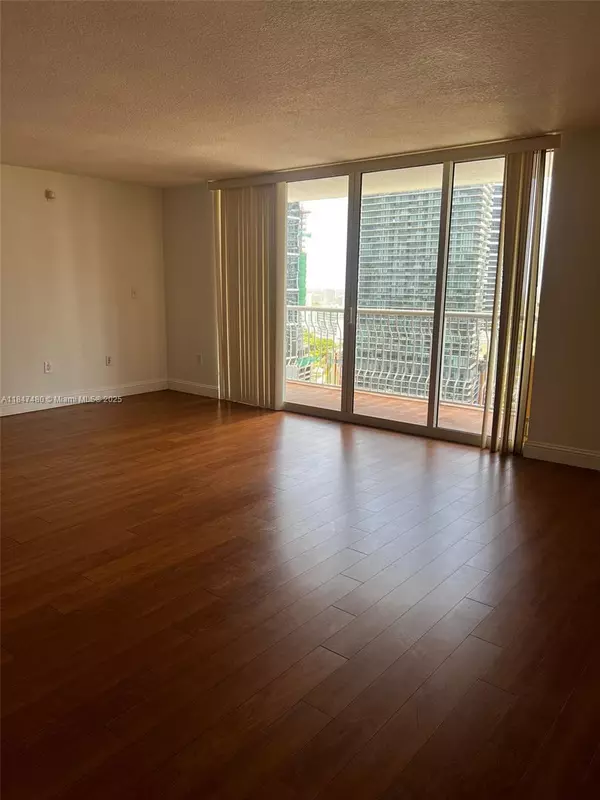 Miami, FL 33131,1200 Brickell Bay Dr #2723