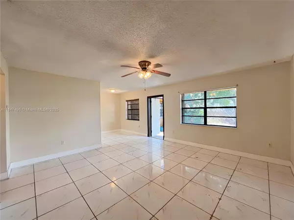 Miramar, FL 33023,6032 SW 27th St #3