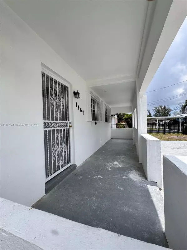 Miami Gardens, FL 33054,1467 NW 154th St