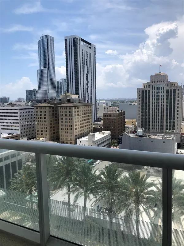 Miami, FL 33132,50 Biscayne Blvd #1805