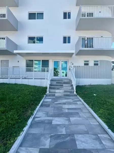 7125 Bonita Dr #202, Miami Beach, FL 33141