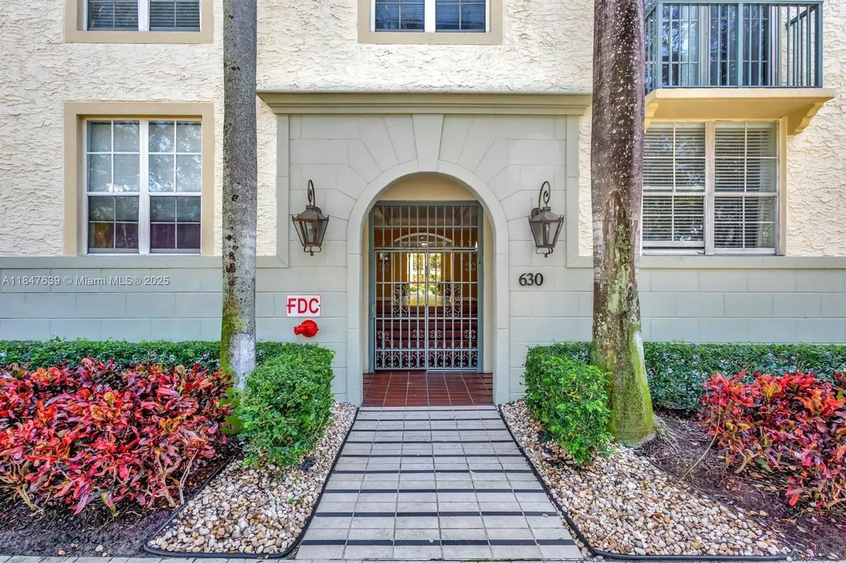West Palm Beach, FL 33401,630 S Sapodilla Ave #104