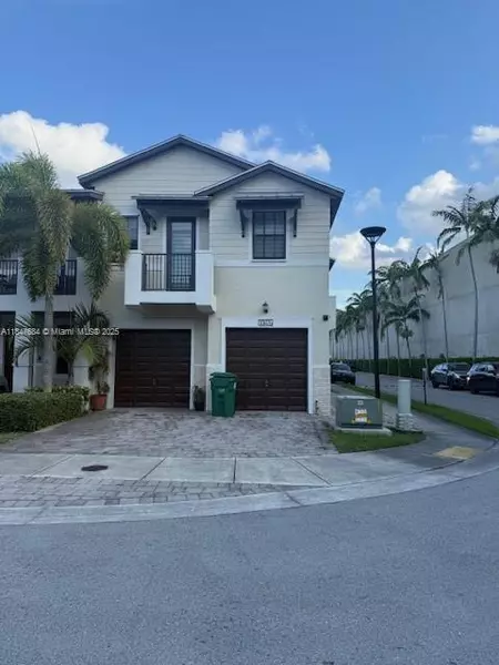 10476 NW 61st St, Doral, FL 33178