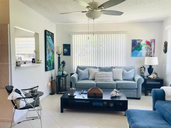 293 Newport T #293, Deerfield Beach, FL 33442