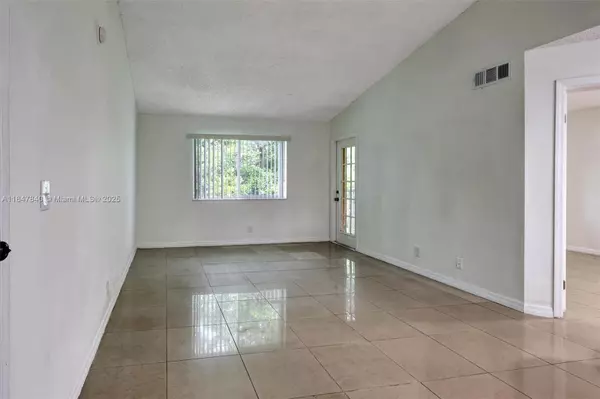 Pompano Beach, FL 33069,3995 W Mcnab Rd #B301