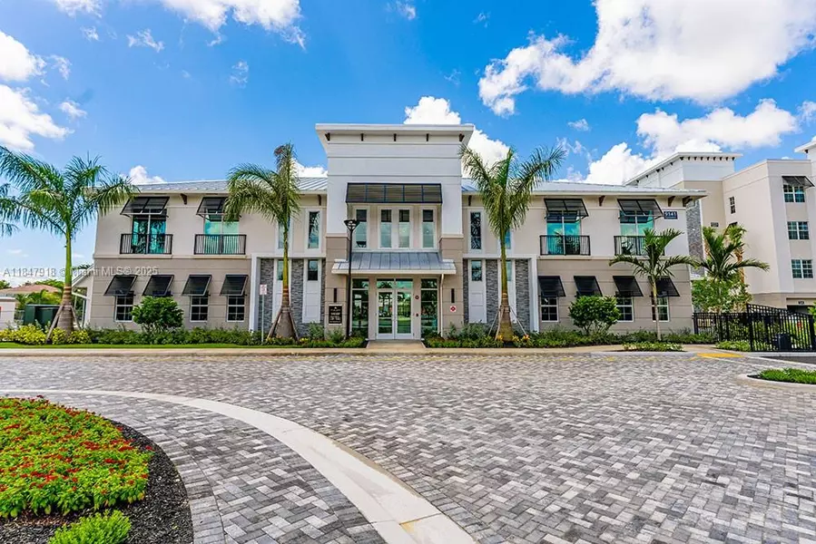 9125 W COMMERCIAL BLVD #404, Tamarac, FL 33351