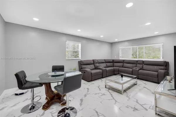 Coral Springs, FL 33065,4164 NW 90th Ave #201