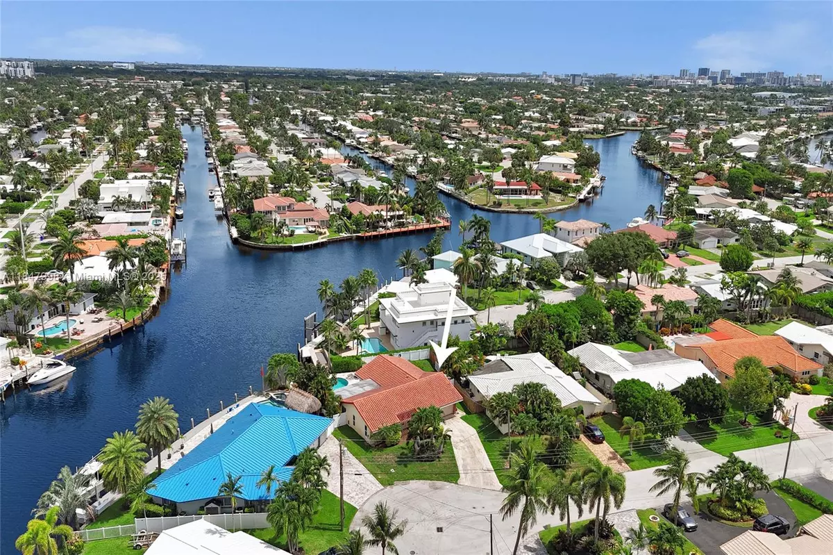 Pompano Beach, FL 33060,571 SE 11th St