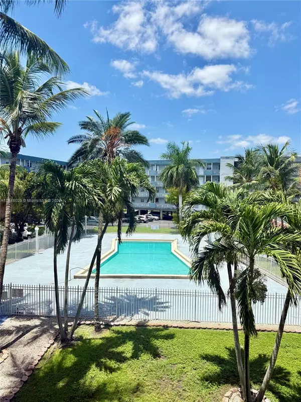 Hialeah, FL 33012,1655 W 44th Pl #345
