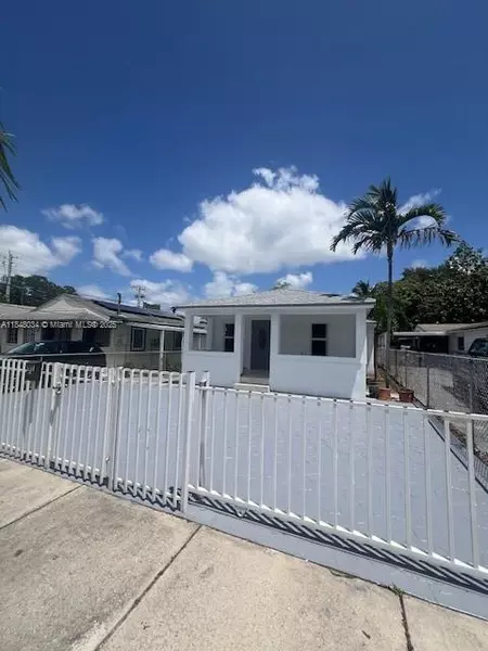 81 NW 44th St, Miami, FL 33127