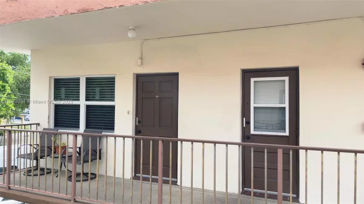 Hallandale Beach, FL 33009,415 NE 2nd St #223