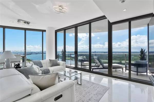 Sunny Isles Beach, FL 33160,15701 Collins Ave #3605