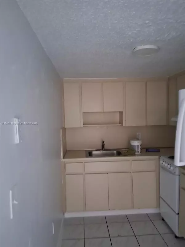 Miami, FL 33125,1875 NW 7th St #5