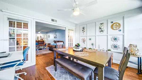 Davie, FL 33324,1518 N Whitehall Dr #102