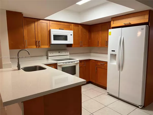 Tamarac, FL 33321,7407 NW 76th Ct #7409