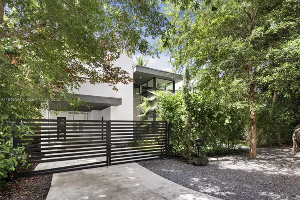 Coconut Grove, FL 33133,3648 Loquat Ave